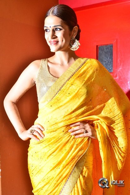 Shraddha-Das-At-PSV-Garuda-Vega-Movie-Trailer-Launch